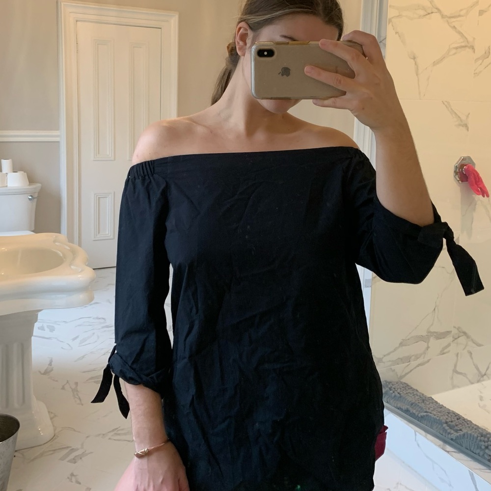 Aritzia off the shoulder blouse